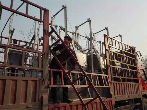 不銹鋼單斗提升機(jī)